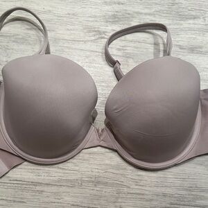 Victoria's Secret Soft Lavender Underwire Bra